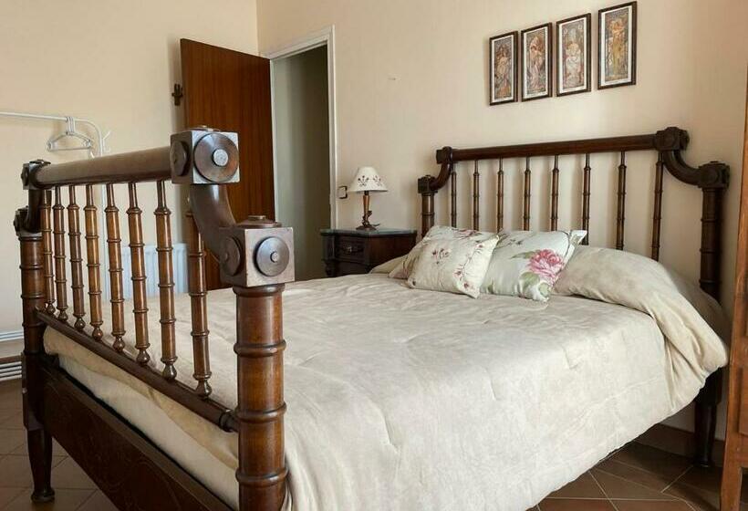 חדר סטנדרט חדר אמבטיה משותף, Habitaciones En Villa Coliving Masía Rural