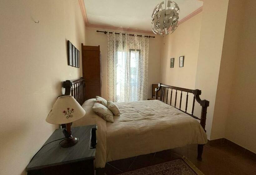 חדר סטנדרט חדר אמבטיה משותף, Habitaciones En Villa Coliving Masía Rural