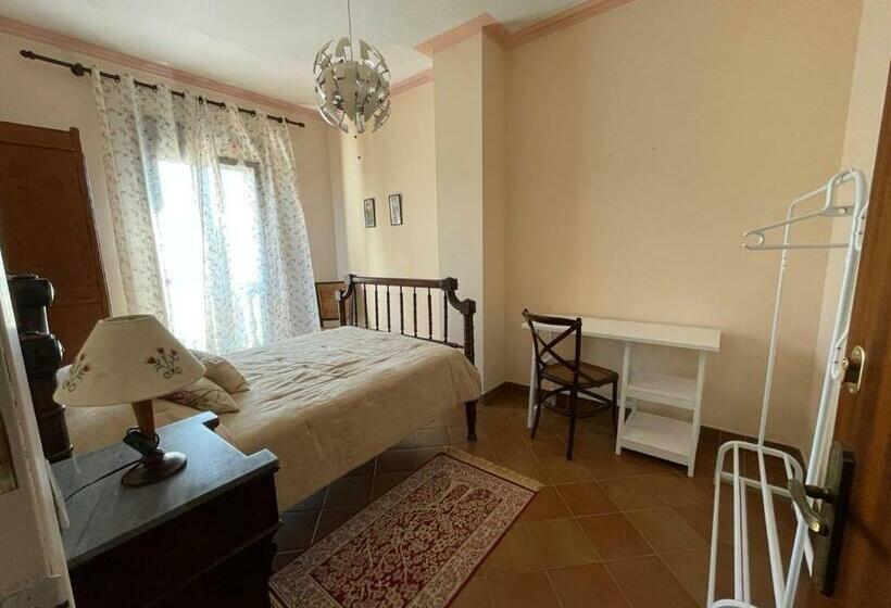 חדר סטנדרט חדר אמבטיה משותף, Habitaciones En Villa Coliving Masía Rural