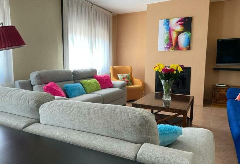 חדר סטנדרט חדר אמבטיה משותף, Habitaciones En Villa Coliving Masía Rural