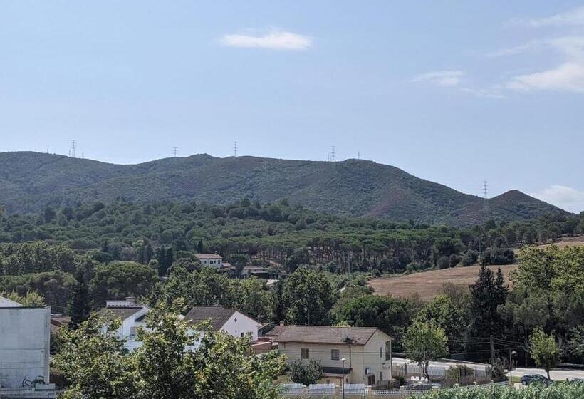 اتاق استاندارد با سرویس بهداشتی مشترک, Habitaciones En Villa Coliving Masía Rural
