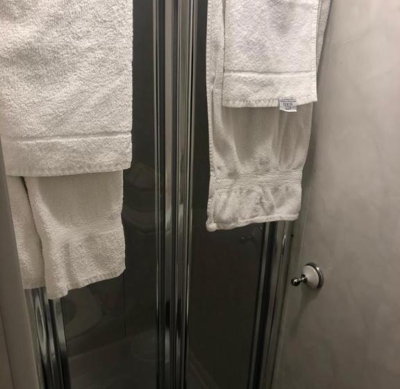 Номер Стандарт Индивидуальный, Chaplins