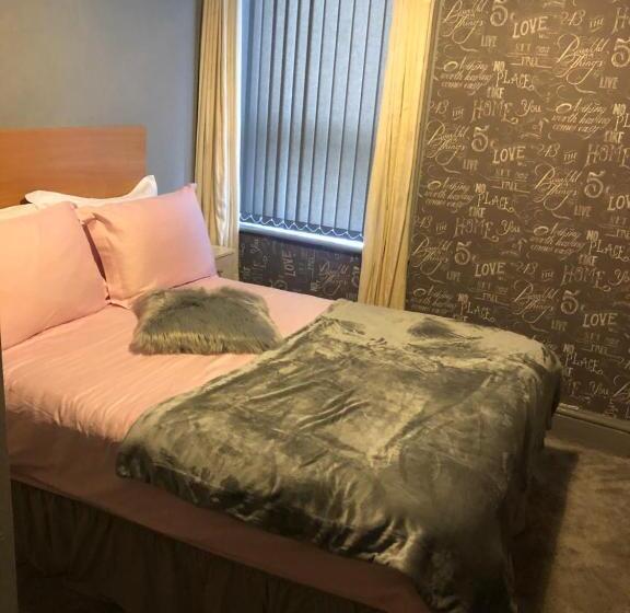 Номер Стандарт, Chaplins