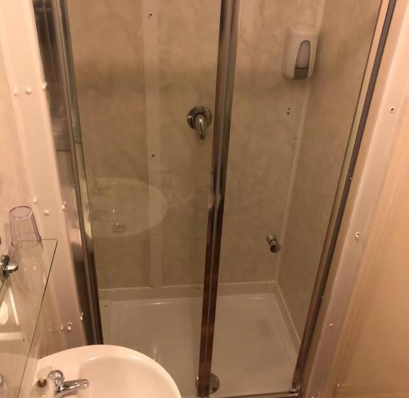 Номер Стандарт Трехместный, Chaplins