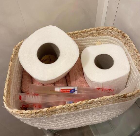 Четырехместный Номер Стандарт, Chaplins