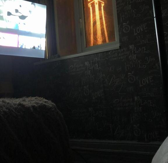 Четырехместный Номер Economy, Chaplins