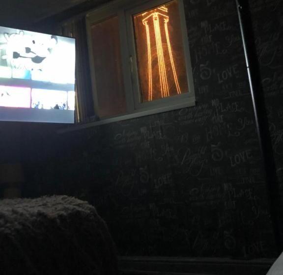 Четырехместный Номер Economy, Chaplins