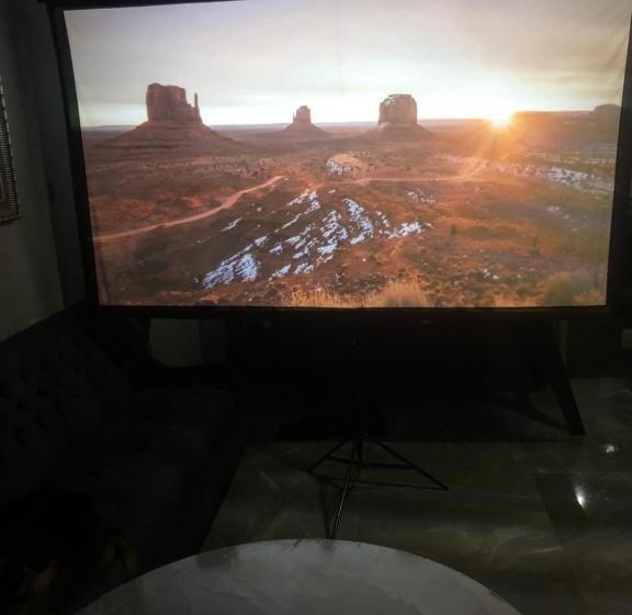 Семейный Номер Superior, Chaplins