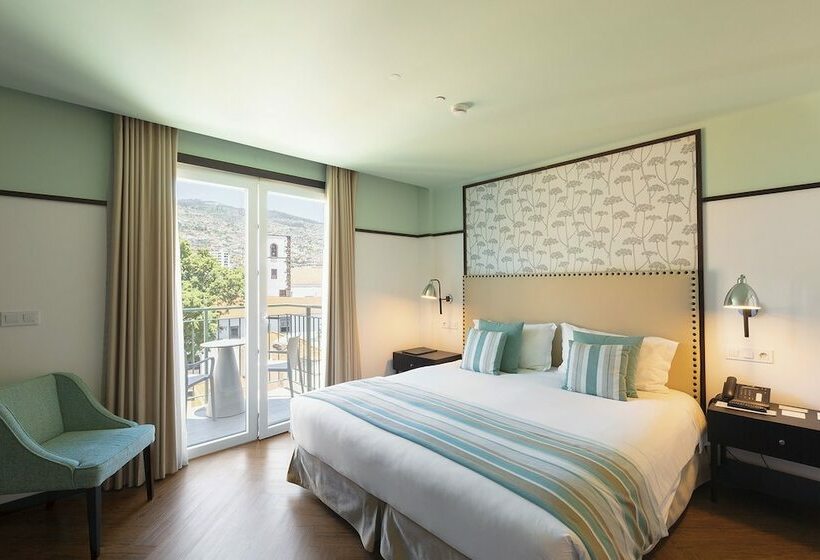 اتاق لوکس با بالکن, Castanheiro Boutique