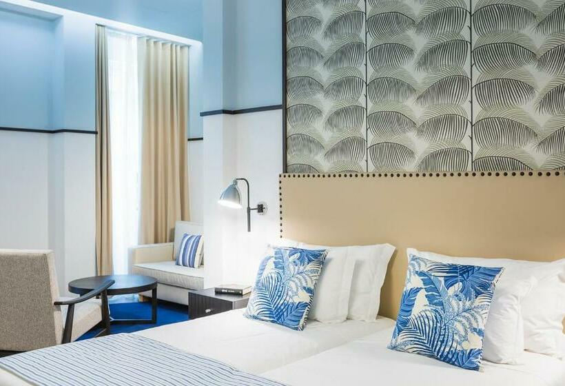 سوییت جونیور با بالکن, Castanheiro Boutique