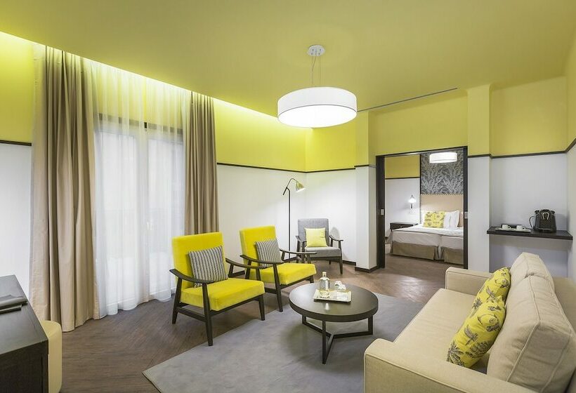 سوییت, Castanheiro Boutique