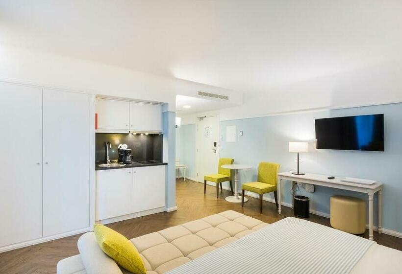 اتاق دلوکس مخصوص معلولین, Castanheiro Boutique