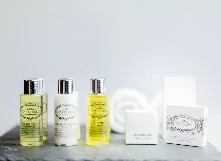 سوییت خانوادگی, Castanheiro Boutique