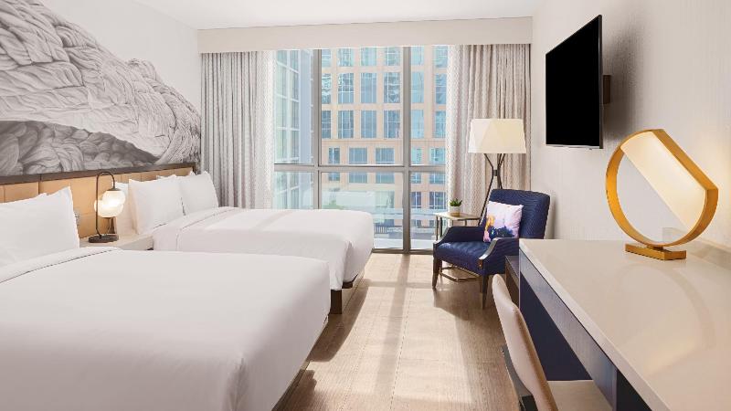 سوییت, Castanheiro Boutique