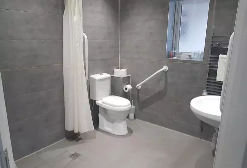 キングサイズベッドのデラックススイート, Charnwood Regency Guest House