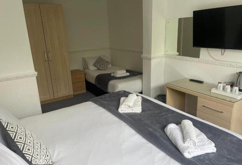 חדר סטנדרט לשלושה, Charnwood Regency Guest House