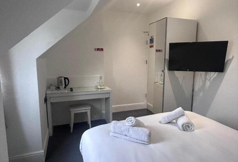 Standard room with outdoor bath, Charnwood Regency Guest House