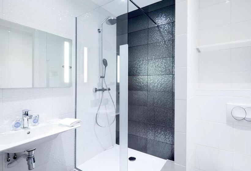 Номер Стандарт, Kyriad Prestige Saintmalo