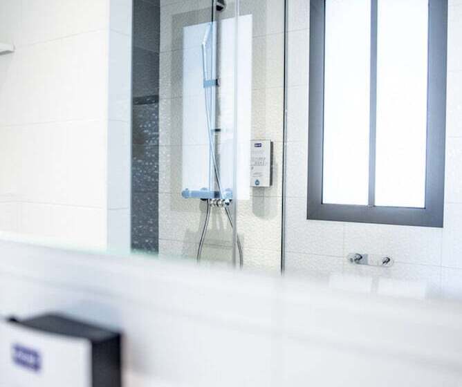 Номер Стандарт, Kyriad Prestige Saintmalo