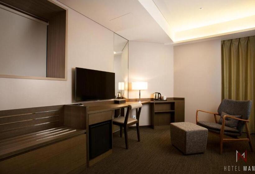 חדר משפחתי, Manu Seoul