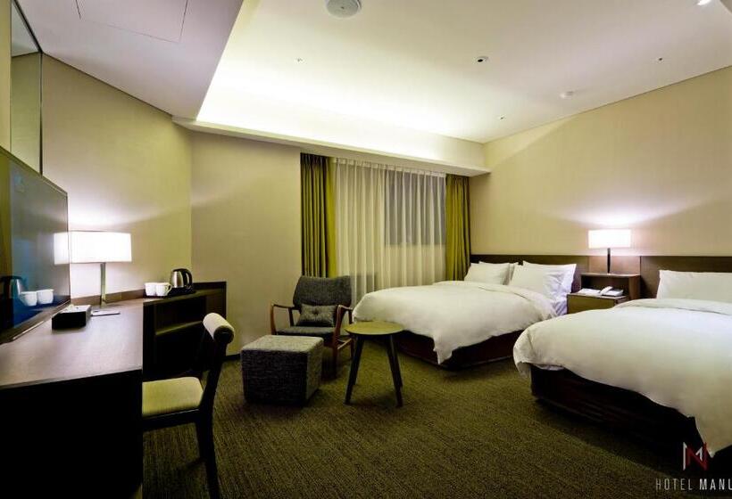 Quarto Familiar, Manu Seoul