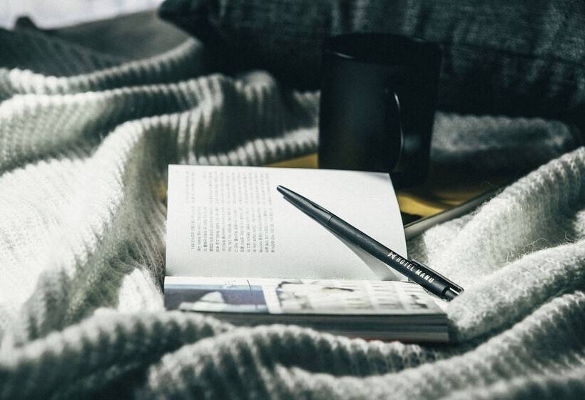 Quarto Triplo Estandar, Manu Seoul