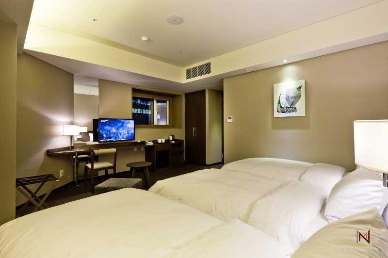 חדר סטנדרט לשלושה, Manu Seoul