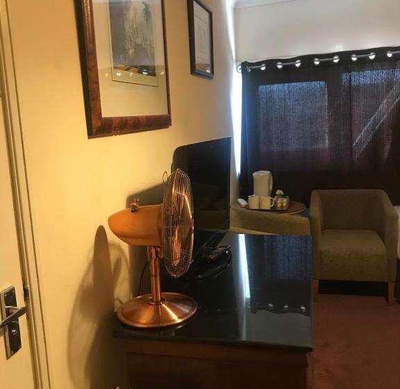 חדר סטנדרט, New Oscar