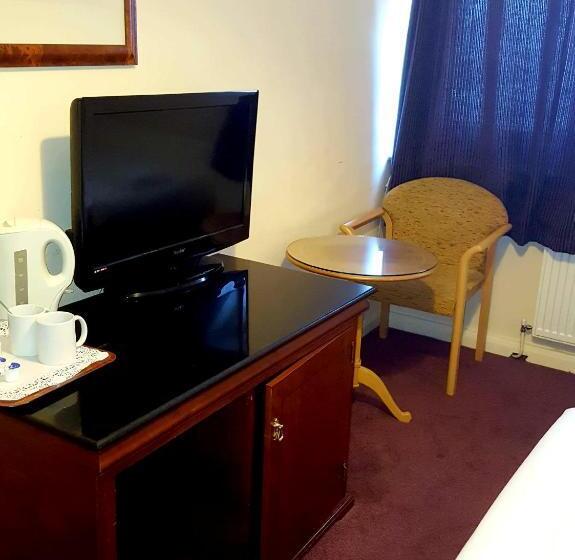 חדר משפחתי, New Oscar