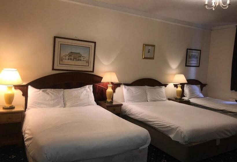 חדר משפחתי, New Oscar