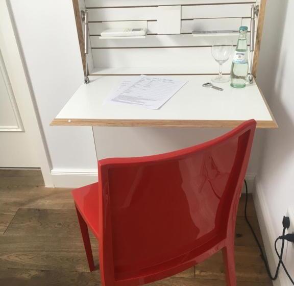 标准单人间, No. 11