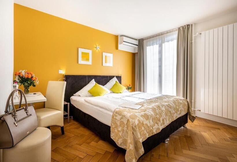 Standardzimmer mit Balkon, Oltnerhof   Self Check In