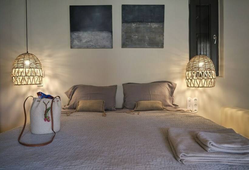 1间卧室的房子, Onar Andros