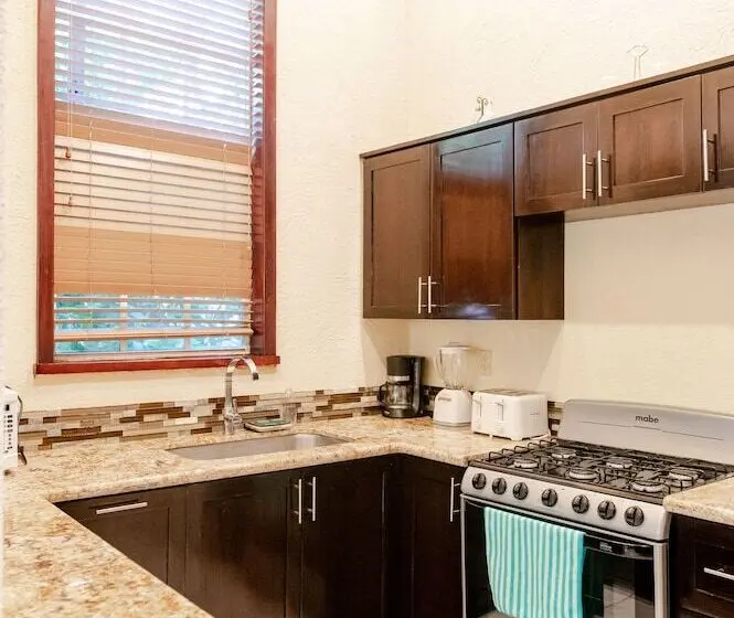 ویلای لوکس 1 خوابه, Paradise Beach Resort & Dive Center