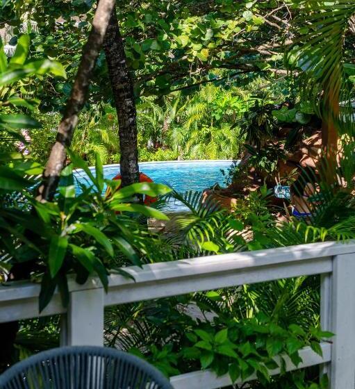 ویلای 3 خوابه, Paradise Beach Hotel & Resort