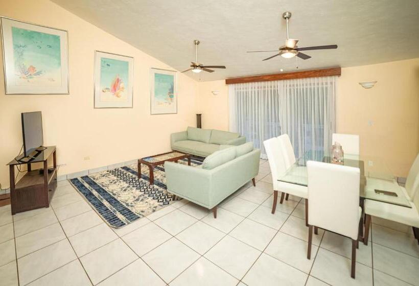 ویلای 3 خوابه, Paradise Beach Hotel & Resort