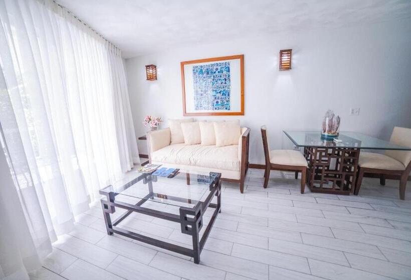 سوییت, Paradise Beach Hotel & Resort