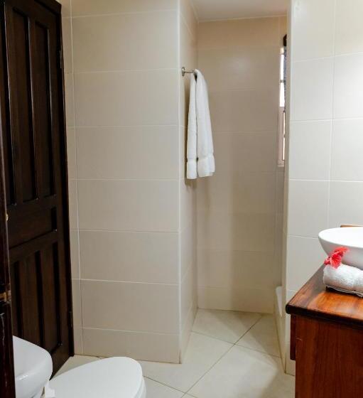 سوئیت با بالکن, Paradise Beach Hotel & Resort