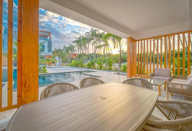 ویلای لوکس 1 خوابه, Paradise Beach Hotel & Resort