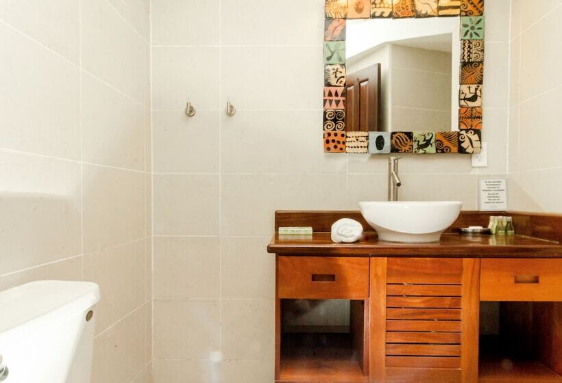 سوئیت با بالکن, Paradise Beach Hotel & Resort