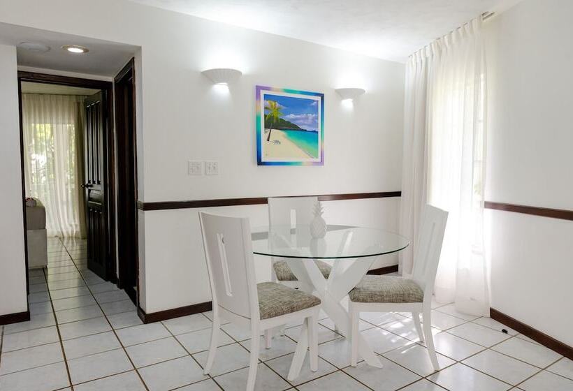 سوئیت با بالکن, Paradise Beach Hotel & Resort