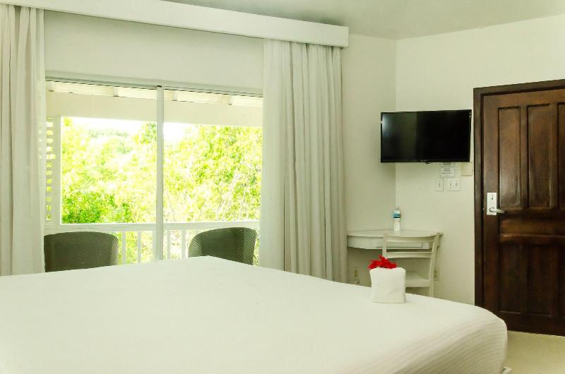 سوییت, Paradise Beach Hotel & Resort