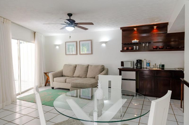 سوییت, Paradise Beach Hotel & Resort