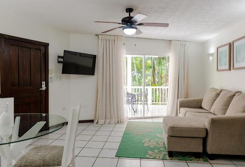 سوئیت با بالکن, Paradise Beach Hotel & Resort