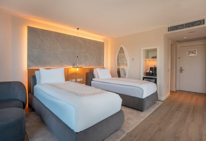 디럭스 룸, Qlusive - Adults Only+12