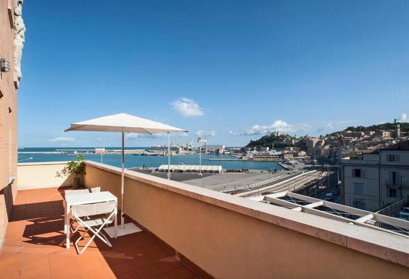 Полулюкс, Seeport