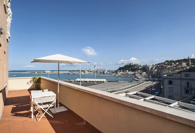 Полулюкс, Seeport