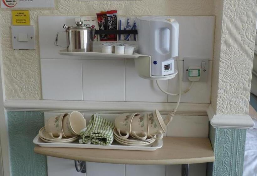 اتاق استاندارد سه نفره, The Berkswell