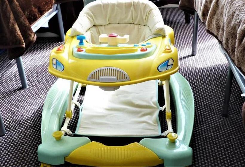 اتاق خانوادگی, The Berkswell