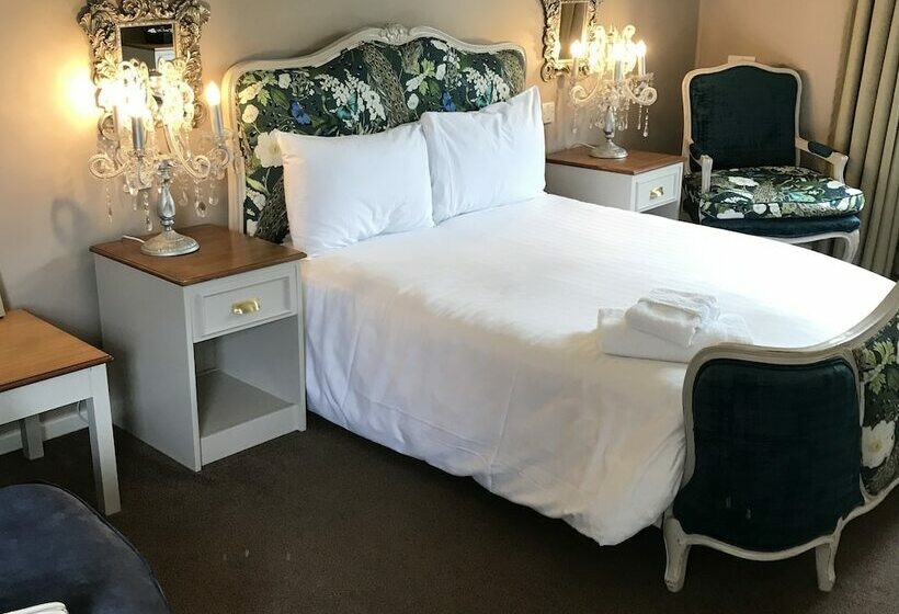 غرفة قياسية, The Old Red Lion Inn